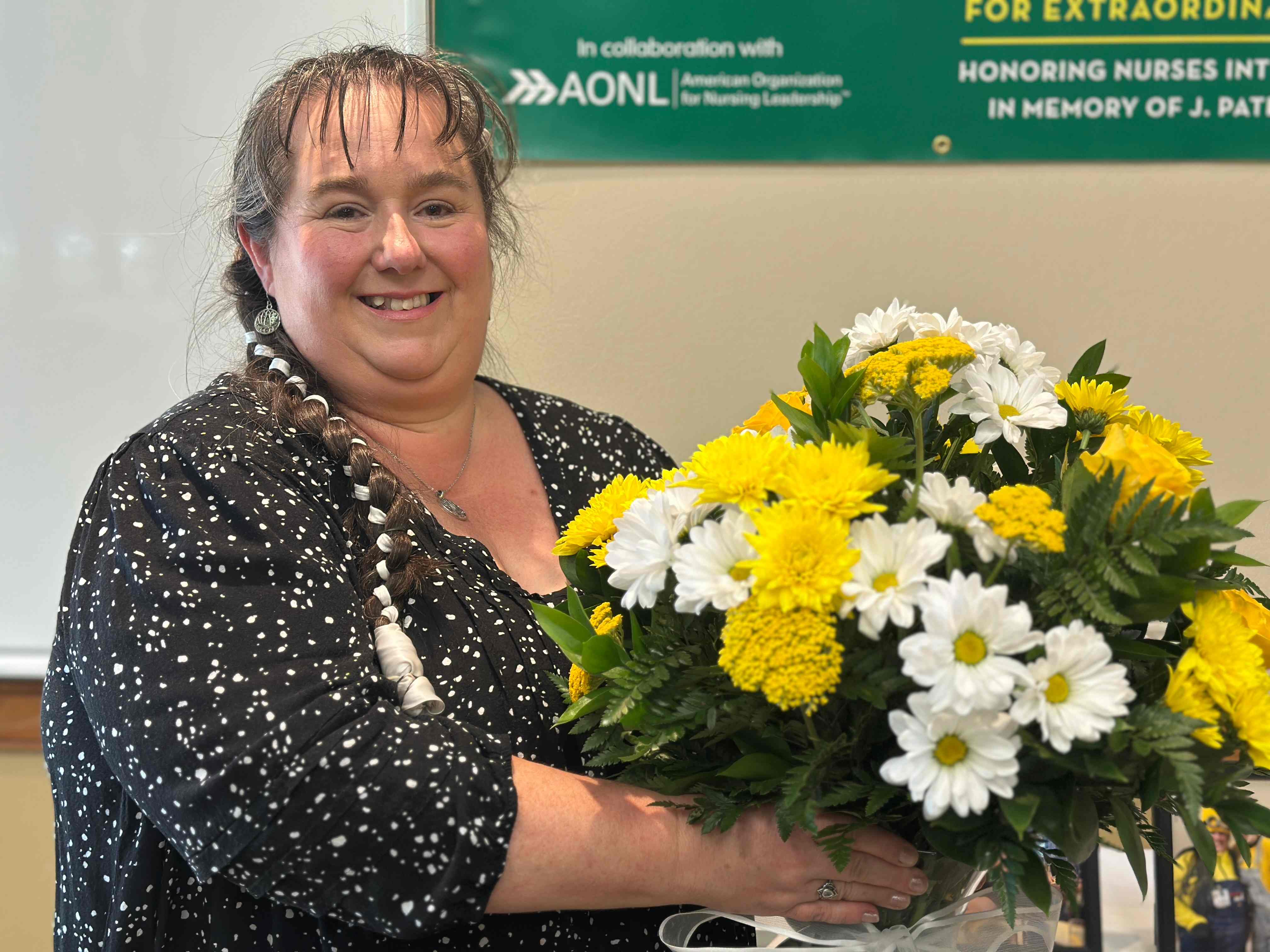 CommunityMed_DaisyAward_JennSheldon Jenn Sheldon Receives Daisy Award